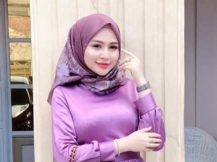 Kabar Selebgram Dilamar Dokter, Tunangan Diduga Dipolisikan & Hapus Foto IG