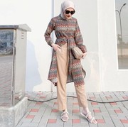 6 Inspirasi Model Tunik Modern untuk Kondangan