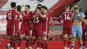 FOTO: Liverpool Kembali ke Puncak Klasemen