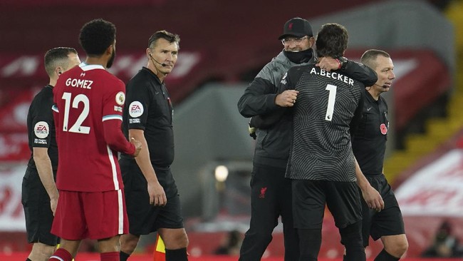 FOTO: Liverpool Kembali ke Puncak Klasemen