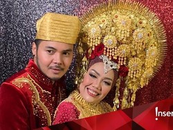 Jawaban Elly Sugigi soal Foto Layaknya Pengantin dengan Pacar Baru