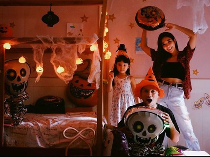 Gading Marten Halloween Bareng Gisel dan Gempi, Netizen Baper