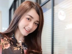 Kabar Terbaru Kades Cantik Angely Emitasari, Kini Doi Main Film Lho