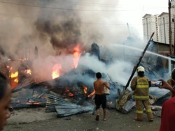 Rumah di Kemayoran Jakpus Terbakar, 21 Mobil Damkar Dikerahkan
