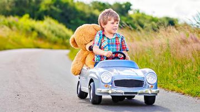 Orangtua Harus Tahu! Tips Aman Berkendara dengan Anak-Anak