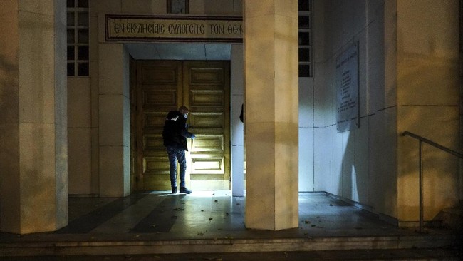 Aksi penembakan terhadap seorang pendeta Gereja Ortodoks Yunani pada Oktober lalu di kota Lyon, Prancis, dipicu kasus perselingkuhan.