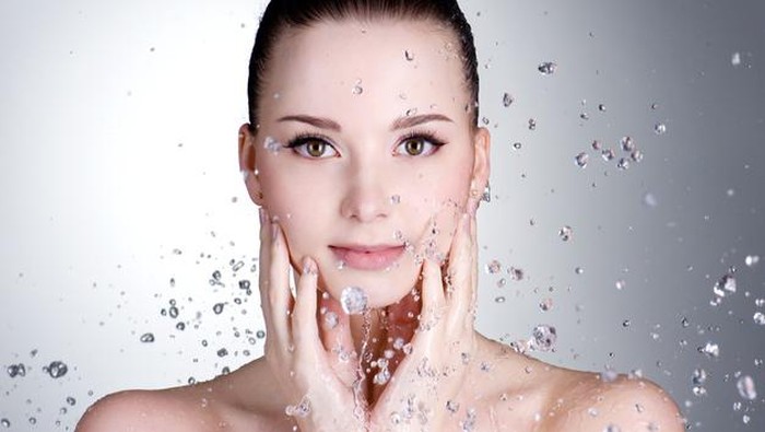 3 Cara Menjaga Hidrasi Kulit Tubuh agar Tetap Sehat