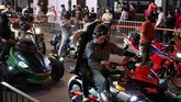 FOTO: Perayaan Halloween di Penjuru Dunia Saat Pandemi Ada suasana dan tradisi yang berbeda saat perayaan Halloween di penjuru dunia di tengah pandemi virus corona kali ini.
