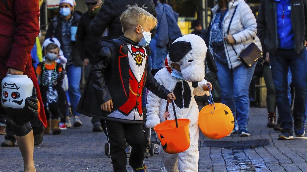 FOTO: Perayaan Halloween di Penjuru Dunia Saat Pandemi