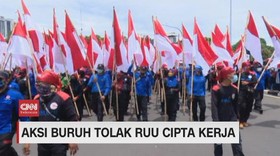 VIDEO: Aksi Demo Buruh Tolak RUU Cipta Kerja