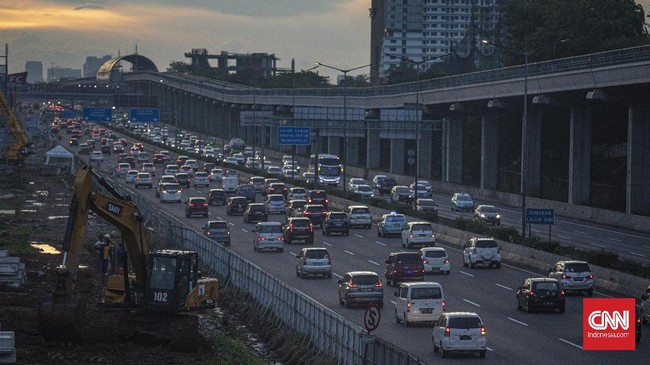 Muhadjir Effendy mengisyaratkan cuti bersama saat lebaran Idulfitri 1443 H/2022 tahun ini kemungkinan tak akan dihapus pemerintah.