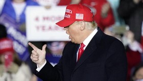 Jejak Cuitan Kontroversial Donald Trump di Twitter