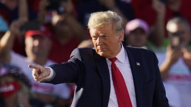 Ekonom dan pengusaha khawatir apabila Donald Trump kembali memenangkan Pilpres AS, ketidakpastian global akan berlanjut.