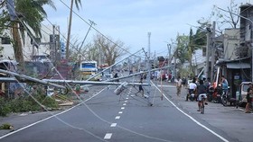 FOTO: Filipina Porak Poranda Diterjang Topan Goni