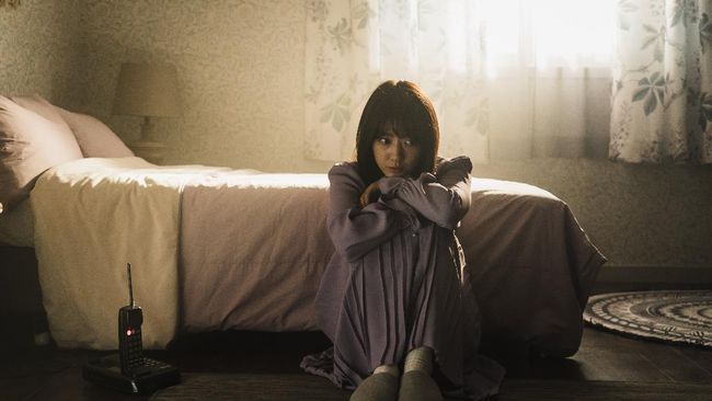 Film The Call menceritakan dua perempuan yang terpisah dua dekade tapi terhubung melalui sebuah telepon tua.
