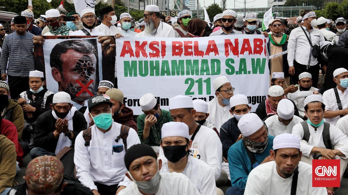 FOTO: Aksi 211 Bela Nabi di Kedubes Prancis
