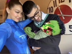 Pertama Kalinya Gigi Hadid Pamer Foto Bayi, Bikin Gemas Pakai Kostum Halloween