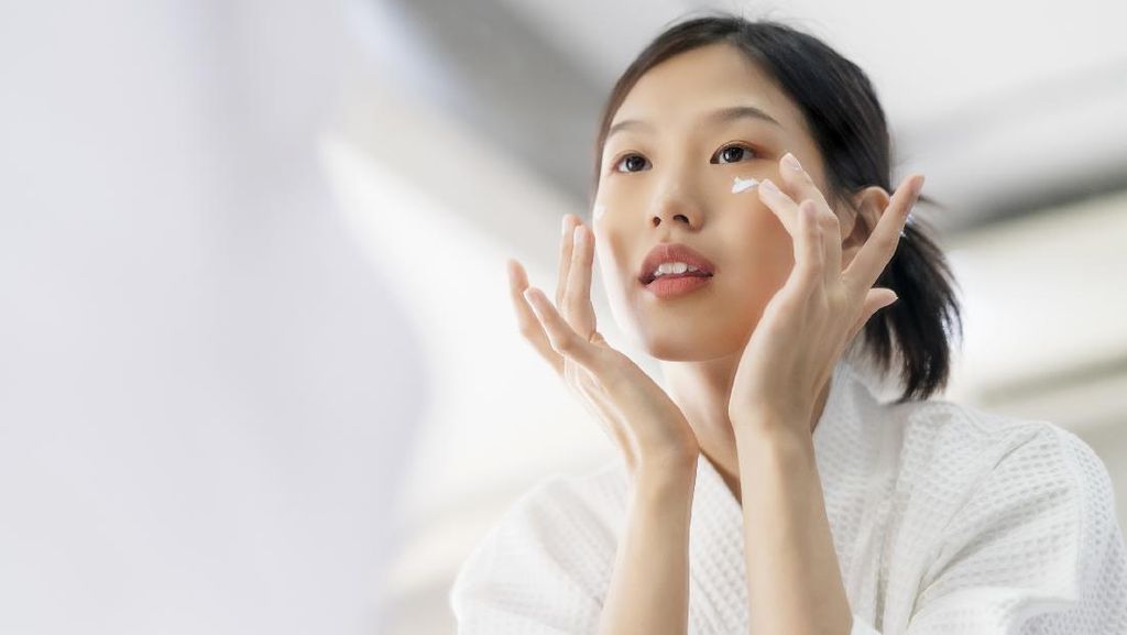 Perempuan Ini Gunakan Sperma Suami sebagai Skincare, Apa Risikonya?