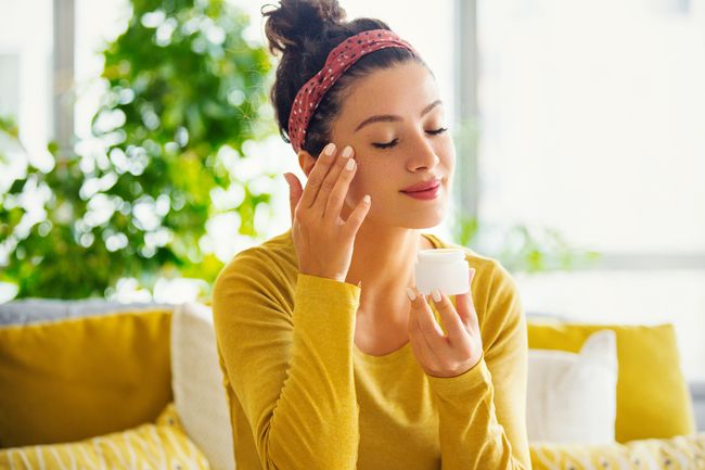 6 Kandungan Skincare Yang Bakal Booming Di 2021 6 Kandungan Skincare Yang Bakal Booming Di 2021