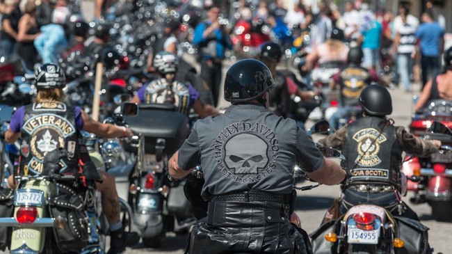 Dirlantas Polda Riau mengatakan rombongan moge yang dikawal polisi merupakan undangan event nasional Sumatera Bike Week 2022 yang digelar di Bukittinggi