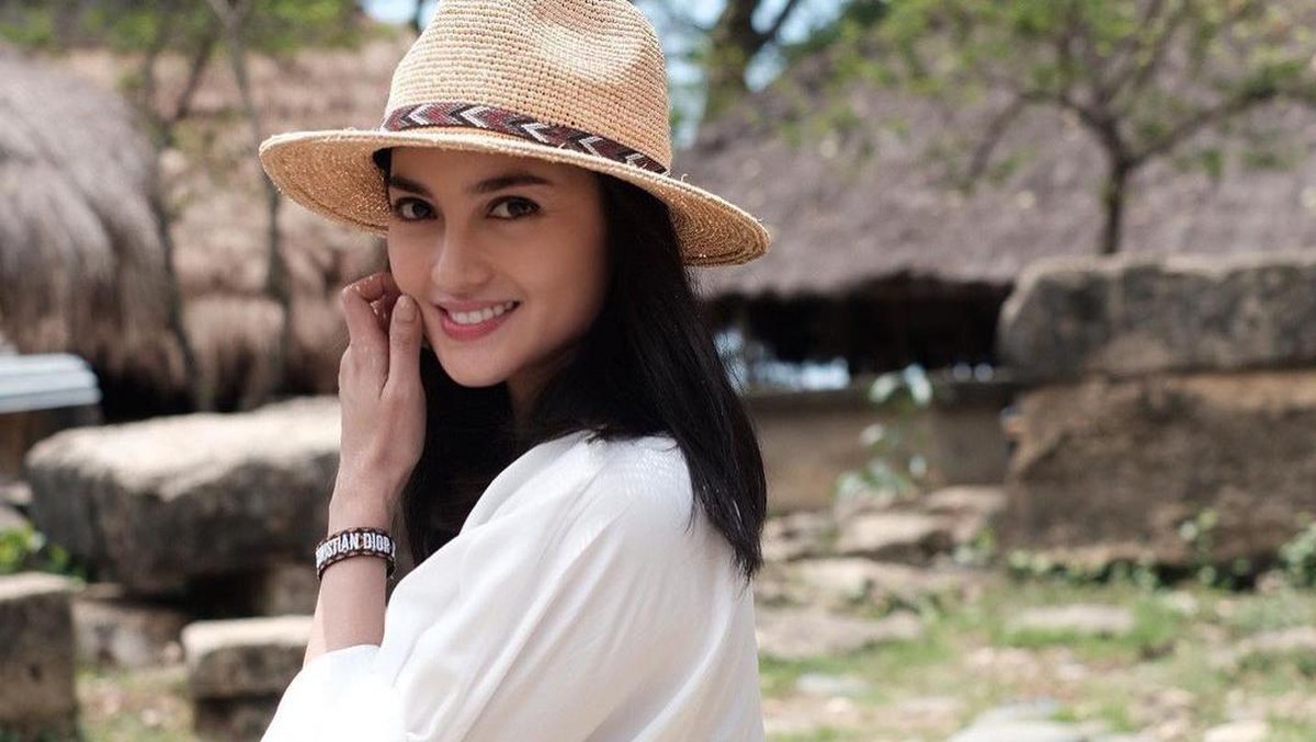 Intip Liburan Seru Ibnu Jamil & Ririn Ekawati di Sumba