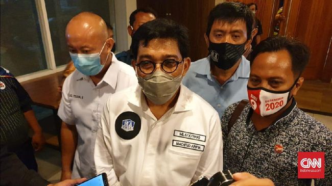 Gugatan Pilkada Ditolak, Machfud Arifin Hormati Putusan MK Machfud Arifin-Mujiaman menghormati putusan MK yang menolak sengketa Pilkada Surabaya. Gugatan ini dinilai bukan soal menang kalah.