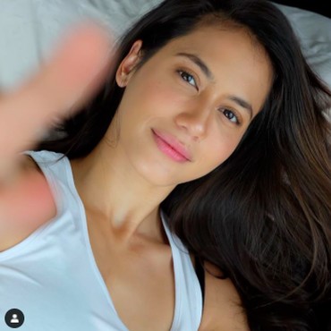 Masih Dirawat di RS, Pevita Pearce Hibur Diri dengan Make Up