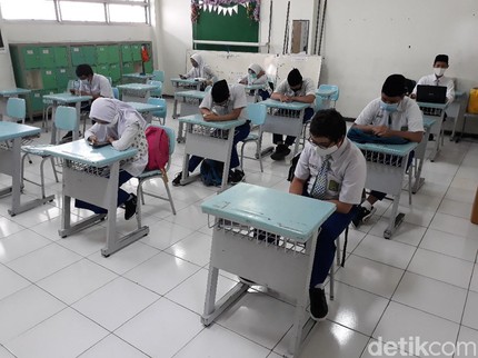 Sekolah Buka Lagi 2021, Begini Protokol Kesehatannya Bunda