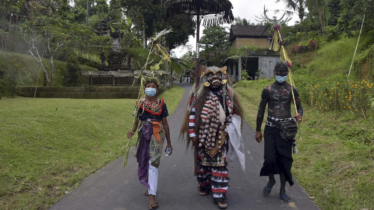 FOTO: Merawat Adat dan Tradisi Bali di Masa Pandemi