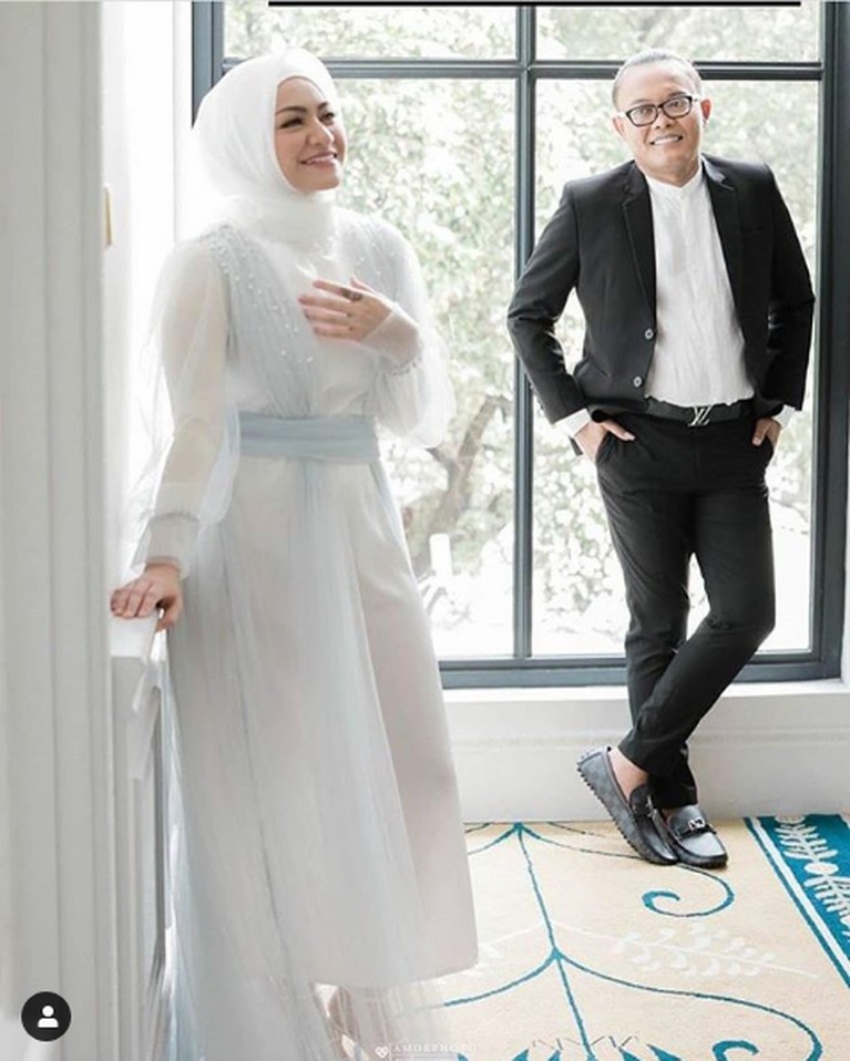 Foto Mesra Sule dan Nathalie Holscher Foto Mesra Sule dan Nathalie Holscher
