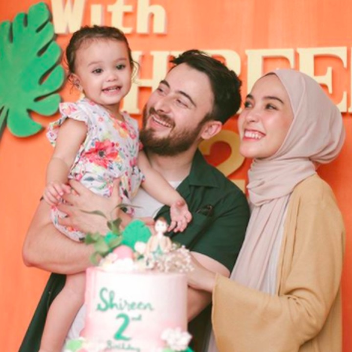 <p>Pada 25 September lalu, Shireen merayakan ulang tahun ke-2 nih, Bunda. Selamat ya, Shireen, semoga sehat selalu. (Foto: Instagram @hamidahrachmayanti)</p>