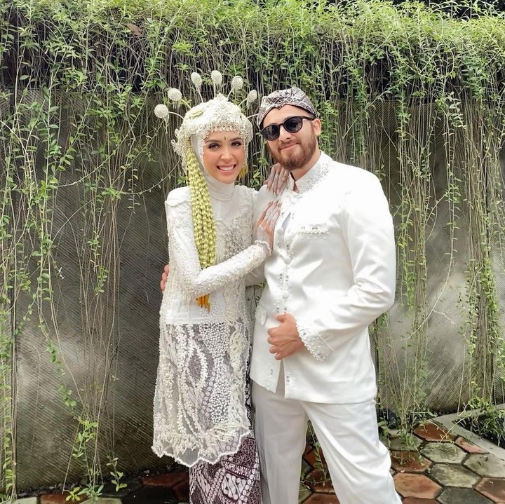 <p>Selebgram Hamidah Rachmayanti menikah dengan aktor Irvan Farhad pada 2017. (Foto: Instagram @hamidahrachmayanti)</p>