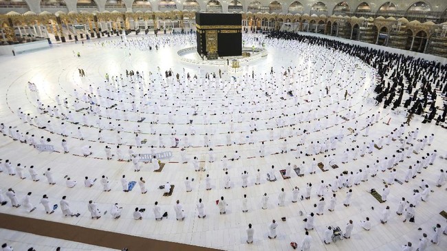 Laporan itu bisa disampaikan secara tertulis oleh masing-masing PPIU dan dikirimkan melalui email laporanumrah@kemenag.go.id atau laporanumrah@gmail.com.