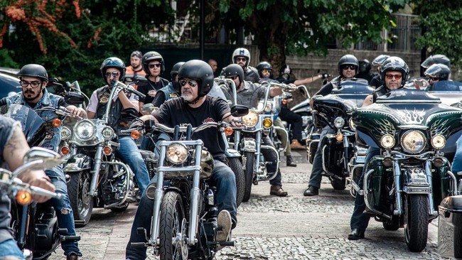 Polisi belum menetapkan tersangka dalam insiden tewasnya dua anak kembar usai ditabrak oleh motor gede (moge) di Pangandaran, Jawa Barat