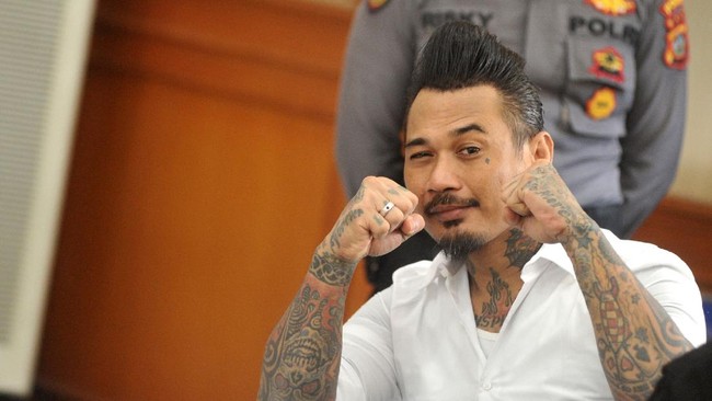 Terdakwa I Gede Ari Astina alias Jerinx divonis 1 tahun 2 bulan penjara oleh majelis hakim PN Denpasar terkait ujaran kebencian IDI kacung WHO.