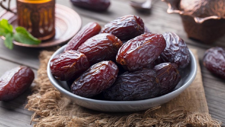 Manfaat Sehat dan Resep Mudah Membuat Susu Kurma Sendiri Manfaat Sehat dan Resep Mudah Membuat Susu Kurma Sendiri