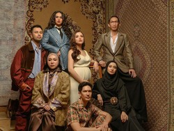 Lirik Lagu Let's Dance Together - BBB feat Melly Goeslaw