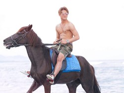 Telanjang Dada Naik Kuda, Bulu Ketiak Rizky Billar Bikin Salfok