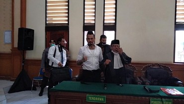 img-title Jerinx SID Dituntut 3 Tahun Penjara Atas Kasus 'IDI Kacung WHO'