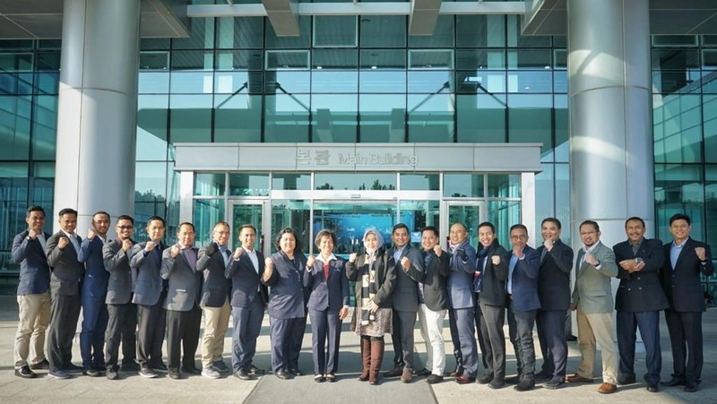 PT Angkasa Pura I (Persero) sebagai perusahaan pengelola bandara, senantiasa memberikan pelayanan bandara yang prima dalam memenuhi harapan stakeholder
