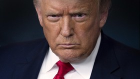 img-title Trump 'Haramkan' AS Investasi di 31 Perusahaan China
