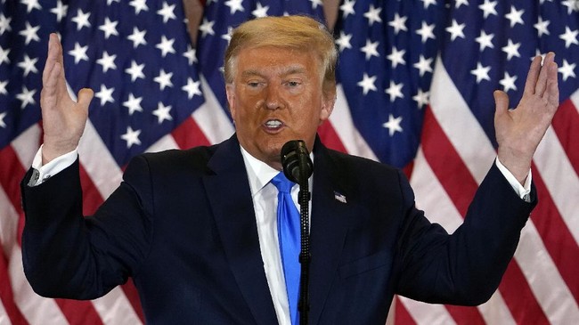 Presiden AS Donald Trump kembali marah-marah di Twitter, kali ini dia menuduh Joe Biden seperti menumpang nama dalam efektivitas vaksin Pfizer.