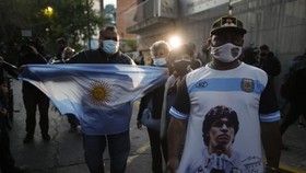 Maradona Sudah Bisa Bercanda Usai Operasi Otak