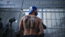 FOTO: Dukungan dan Cinta Argentina untuk Maradona yang Sakit