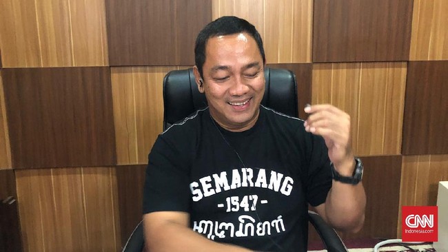 Calon wali kota Pilkada Semarang, Hendrar Prihadi menjalani terapi plasma darah di RS Dr Kariadi usai dinyatakan terinfeksi virus corona.