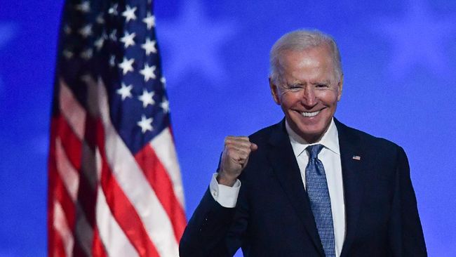 Joe Biden unggul atas calon presiden petahana Donald Trump pada versi pemungutan suara atau polling sementara di media sosial Twitter.