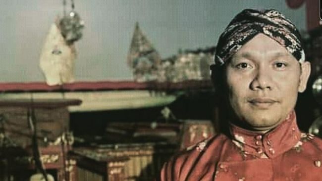 Dalang wayang kulit kondang asal Yogyakarta, Ki Seno Nugroho, dilaporkan meninggal dunia pada Selasa (3/11).