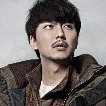 Kim Nam Gil Pertimbangkan Main Drama Korea 'Island' Bareng Seo Ye Ji