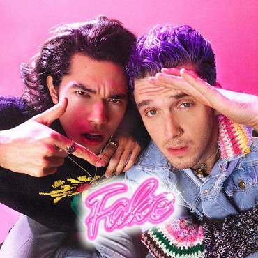 Lirik Lagu Fake - Lauv feat Conan Gray