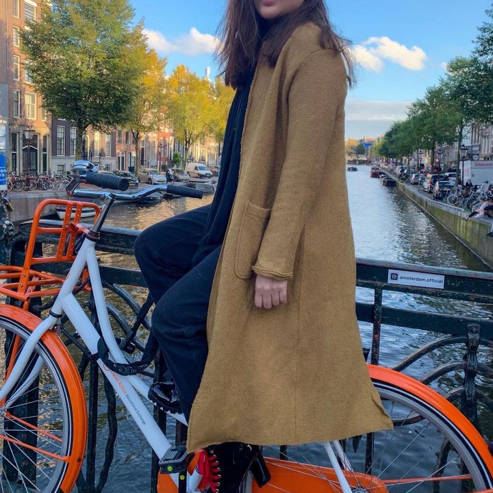 <p>Ratu Felisha sering pelesiran ke luar negeri. Beberapa waktu lalu, dia mengunjungi negara Belanda. (Foto: Instagram @allaboutfelisha)</p>